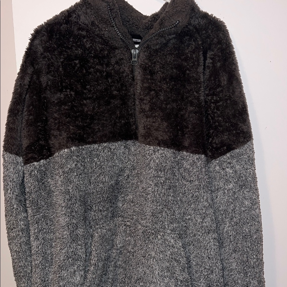 Zenana Outfitters Two-Tone oversized Plush Half-Zip Pullover- Black & Gray